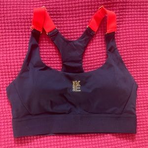Queenie KE sport bra with adjustable straps szM
